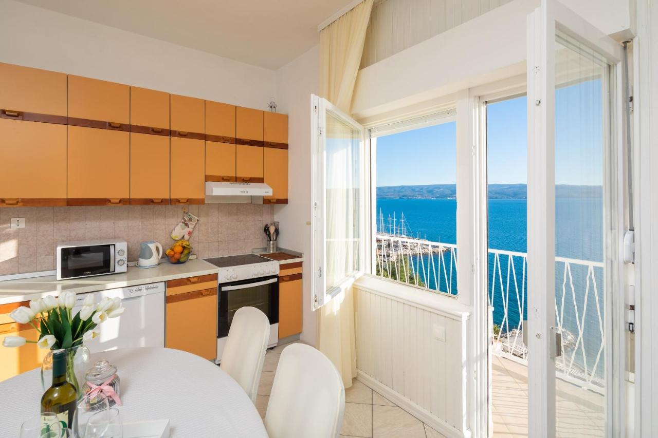 Deja Blue Apartment เยเซนิเซ ภายนอก รูปภาพ