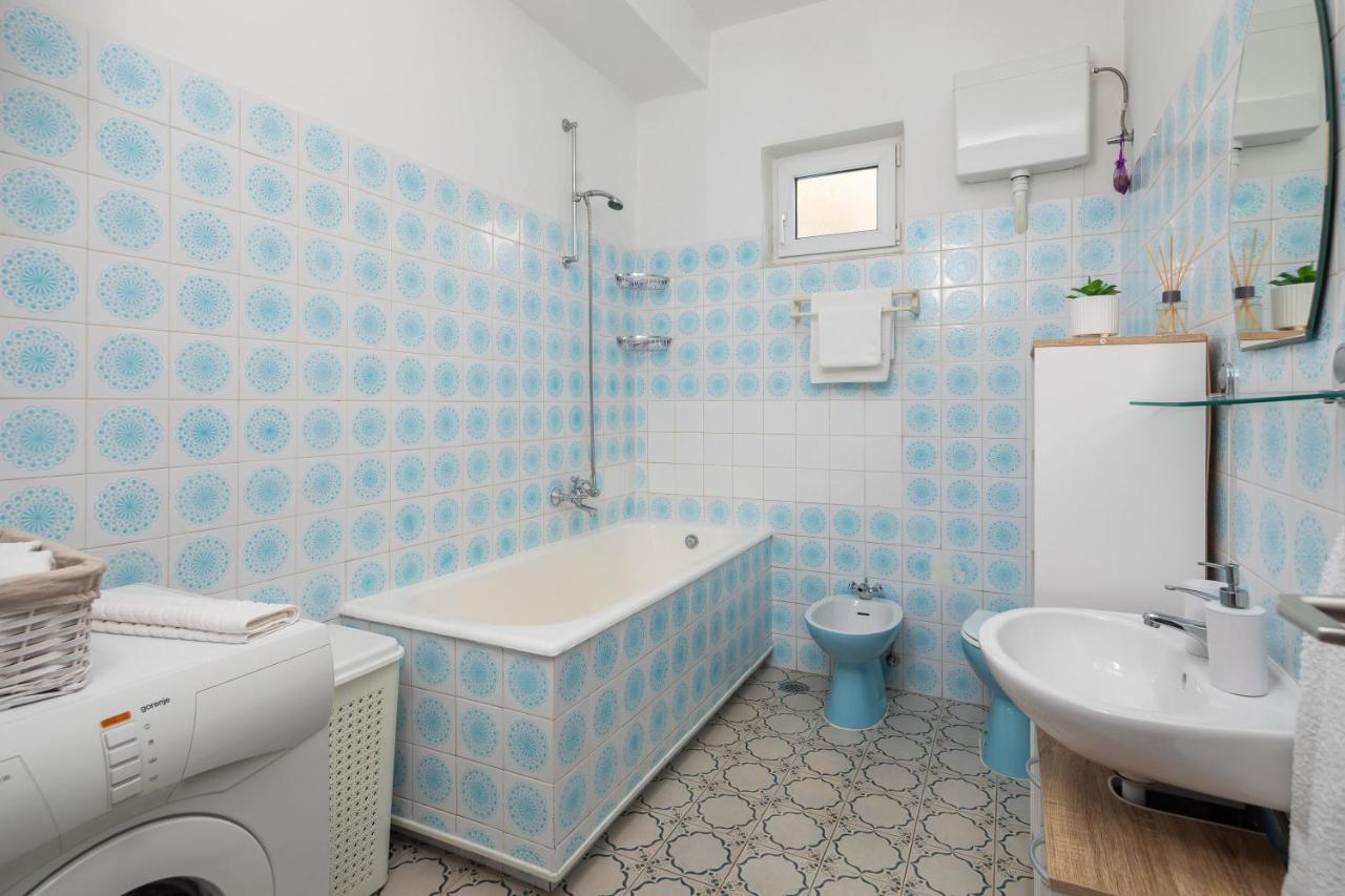 Deja Blue Apartment เยเซนิเซ ภายนอก รูปภาพ
