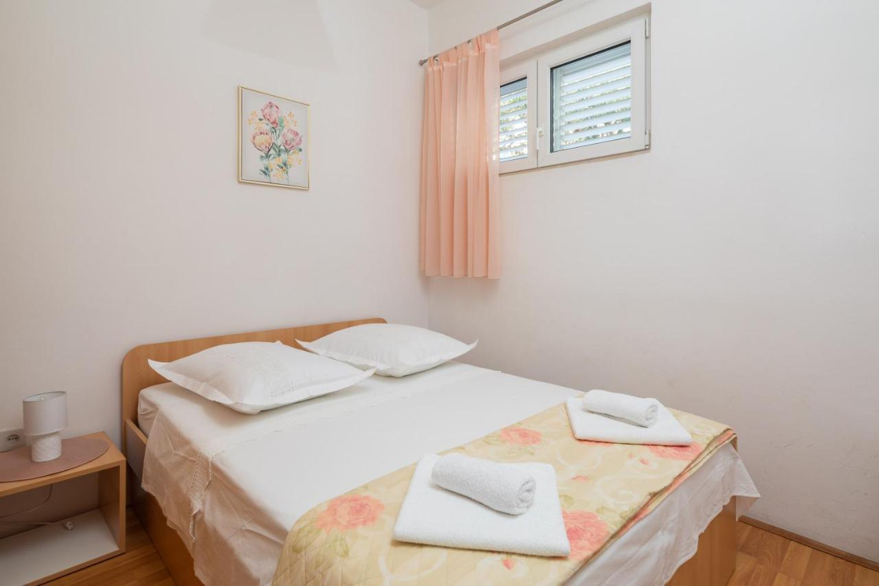 Deja Blue Apartment เยเซนิเซ ภายนอก รูปภาพ