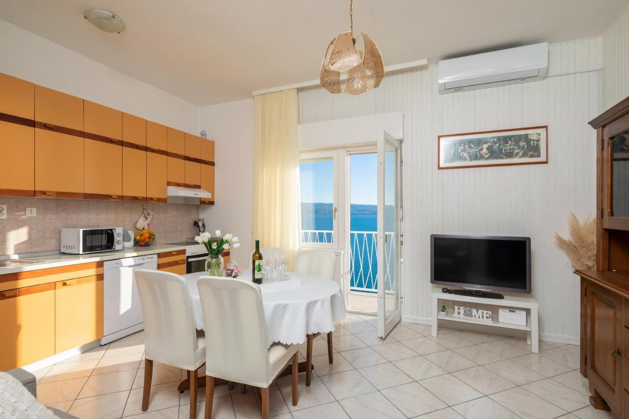 Deja Blue Apartment เยเซนิเซ ภายนอก รูปภาพ